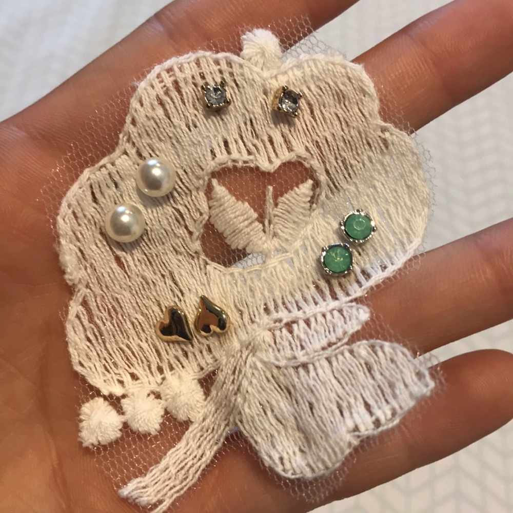 Francesca’s Earring Set - Picture 2 of 2